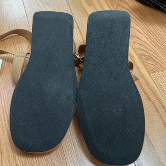 New! Zara Sz 9, beige flatform leather golden metal ankle strap sandals. - Picture 8 of 13